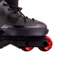 TNEC skates + extra Set of 8x Wheels